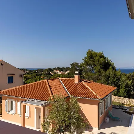 Il Giardin Villa *